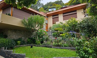 Venta ! Exclusiva casa en Miraflores bajo.