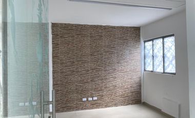 ARRIENDO AMPLIA CASA COMERCIAL EN SAN FRANCISCO