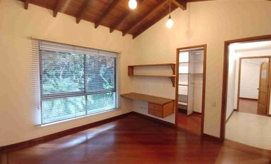 Casa en venta en Envigado, sector Benedictinos