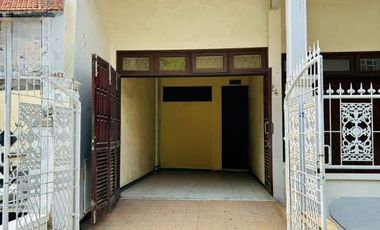 Dijual cepat, rumah siap huni,  lokasi strategis di Gresik kota baru  Satu kawasan dengan GresMall