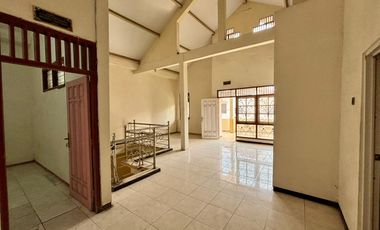 Dijual cepat, rumah siap huni,  lokasi strategis di Gresik kota baru  Satu kawasan dengan GresMall