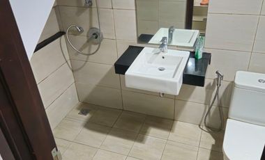 Disewa Rumah 2 Lantai Siap Huni Green Lake City Cluster Asia Bagus Sudah Ada AC 2 Bagus