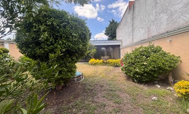 Terreno con Jardín y Uso de Suelo MIXTO sobre Avenida (col. Residencial los Virreyes)