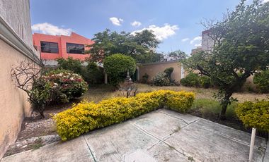 Terreno con Jardín y Uso de Suelo MIXTO sobre Avenida (col. Residencial los Virreyes)