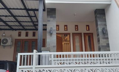 Turun Harga BU Rumah Mewah 2 lantai Dijual Murah di Perumahan Tirtomadu Residence Blitar