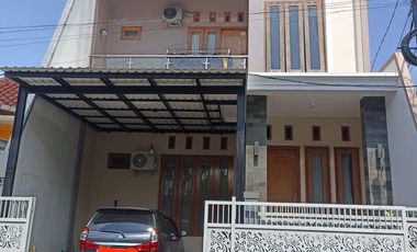 Turun Harga BU Rumah Mewah 2 lantai Dijual Murah di Perumahan Tirtomadu Residence Blitar