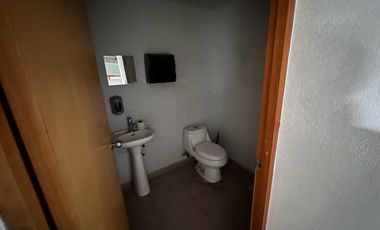 Lomas de Casa Blanca oficina de 128 m2 en VENTA GB1015