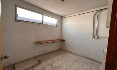 Lomas de Casa Blanca oficina de 128 m2 en VENTA GB1015