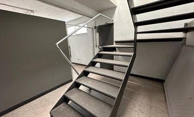 Lomas de Casa Blanca oficina de 128 m2 en VENTA GB1015