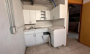 Lomas de Casa Blanca oficina de 128 m2 en VENTA GB1015