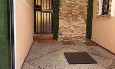 CASA EN RENTA $10,000 EN FRACCIONAMIENTO EL ROBLE, LA MARIA A 5 MIN. DE HERMANOS SERDAN