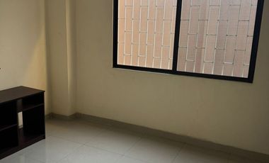 Departamento en Alquiler en la Garzota, 3 Habitaciones, 2 Baños, Planta Baja, Patio, Garaje,  Norte de Guayaquil.