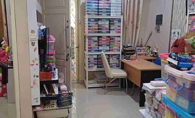 Rumah 2lt minimalis SHM di Pakuwon City Dekat Mall dan Sekolah