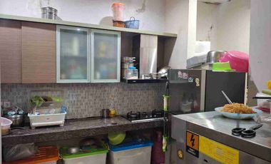 Rumah 2lt minimalis SHM di Pakuwon City Dekat Mall dan Sekolah