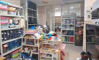 Rumah 2lt minimalis SHM di Pakuwon City Dekat Mall dan Sekolah