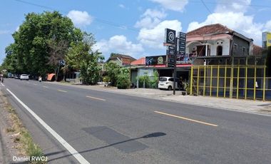 Ruang Usaha Strategis di Jalan Bantul, Yogyakarta