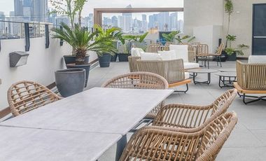 6 Storey Office Building with Roof deck for events for sale in Mandaluyong City