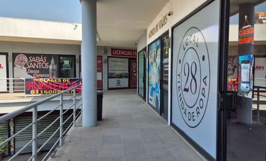 Local en Venta en Plaza Revolución en Monterrey, Nuevo León