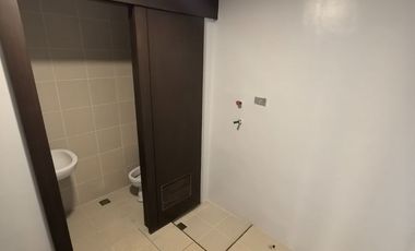 𝟮 𝗕𝗲𝗱𝗿𝗼𝗼𝗺 𝟯𝟴 𝗣𝗮𝗿𝗸 𝗖𝗼𝗻𝗱𝗼 𝗶𝗻 𝗖𝗲𝗯𝘂 𝗜𝗧 𝗣𝗮𝗿𝗸 FOR ASSUME 103.77sqm CORNER UNIT