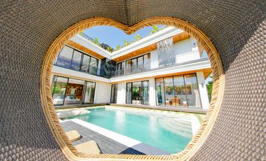 Freehold - Ubud Hideaway Rooftop Garden Villa with Stunning Mount Agung Views, Bali