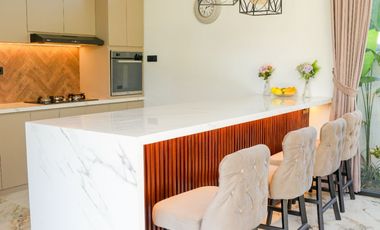 Freehold - Ubud Hideaway Rooftop Garden Villa with Stunning Mount Agung Views, Bali