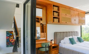 Freehold - Ubud Hideaway Rooftop Garden Villa with Stunning Mount Agung Views, Bali