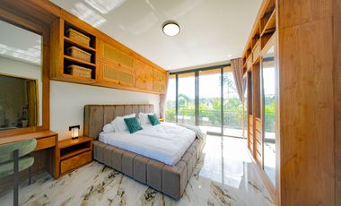 Freehold - Ubud Hideaway Rooftop Garden Villa with Stunning Mount Agung Views, Bali
