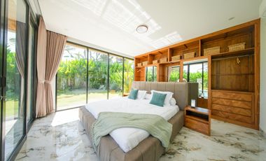 Freehold - Ubud Hideaway Rooftop Garden Villa with Stunning Mount Agung Views, Bali