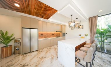 Freehold - Ubud Hideaway Rooftop Garden Villa with Stunning Mount Agung Views, Bali