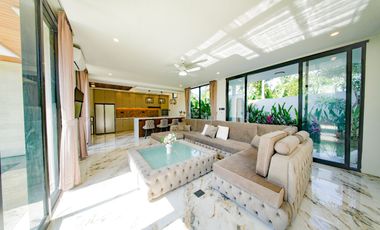 Freehold - Ubud Hideaway Rooftop Garden Villa with Stunning Mount Agung Views, Bali