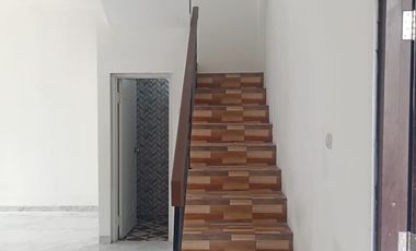 DISEWAKAN CEPAT RUMAH RAPI BAGUS POSISI HOEK DI CLUSTER PINEWOOD BANJAR WIJAYA