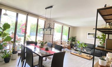 VENTA CASA MEDITERRÁNEA EN CONDOMINIO DE CHICUREO, 3D + 3B + PIEZA SERVICIO + TERRAZA + QUINCHO + PISCINA, AL LADO DEL COLEGIO SAN ANSELMO