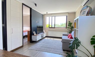 VENTA CASA MEDITERRÁNEA EN CONDOMINIO DE CHICUREO, 3D + 3B + PIEZA SERVICIO + TERRAZA + QUINCHO + PISCINA, AL LADO DEL COLEGIO SAN ANSELMO