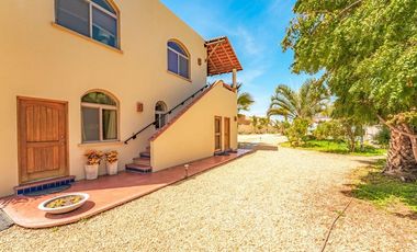 Oceanfront House in Cerritos Beach