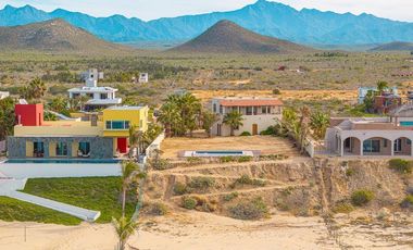 Oceanfront House in Cerritos Beach