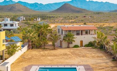 Oceanfront House in Cerritos Beach