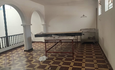 🏡 CASA CON SALONES EN ARRIENDO - ALARCÓN