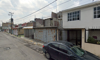 CASA EN VENTA EN BOSQUES DE HACIENDA CUAUTITLAN IZCALLI DE REMATE