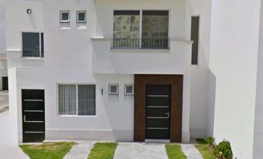 Casa en venta en Fraccionamiento Residencial  Puerta de Piedra 38115  Celaya Guanajuato