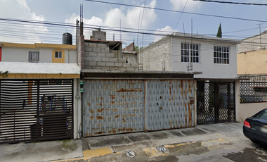 CASA EN VENTA EN BOSQUES DE HACIENDA CUAUTITLAN IZCALLI DE REMATE