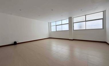 Vive con tranquilidad en Bavaria – Apartamento en venta en zona residencial