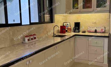 5 bedrooms with swimming pool & bar