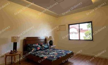 5 bedrooms with swimming pool & bar