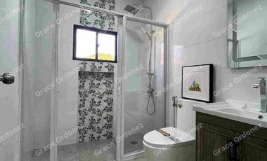 5 bedrooms with swimming pool & bar