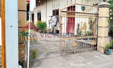 Rumah Vintage Posisi Hook Lokasi Strategis Dekat Rampal & Stasiun Kota