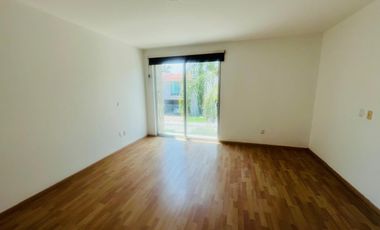 Casa en renta – Fraccionamiento El Manantial (mantenimiento incluido)