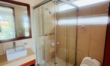 Casa en renta – Fraccionamiento El Manantial (mantenimiento incluido)