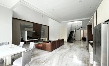 Disewakan rmh bagus full furnish graha family