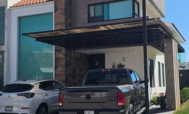 Venta Casa al Norte de Aguascalientes Condominio Residencial Las Plazas, Cerca Plazas Altaria, Galerias, Colosio, Costco etc