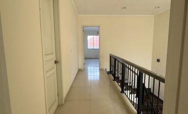 RUMAH MEWAH 3 LANTAI di Pavillion Residence – Posisi Sudut, Double Decker, Siap Huni!